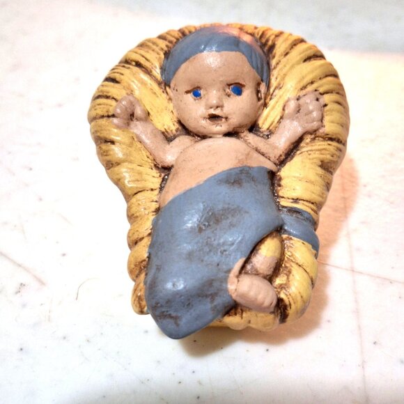 Vintage Ceramic Light Up Nativity Scene With Angel and Baby Jesus Figurines - Picture 2 of 16